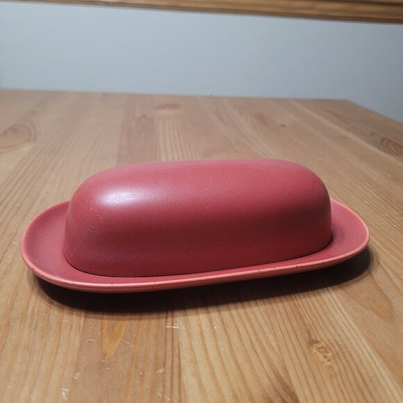 Noritake Colorwave Raspberry Covered Butter Dish - Picture 1 of 3